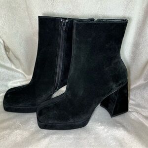 NEW Gianni Bini “Didier” Black Suede Platform Heel Booties NWT women size 6.5